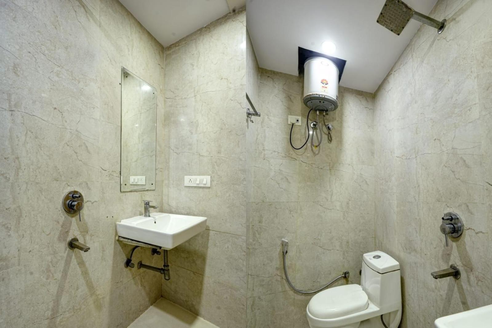 Ivy Delhi Airport Hotel 4*
