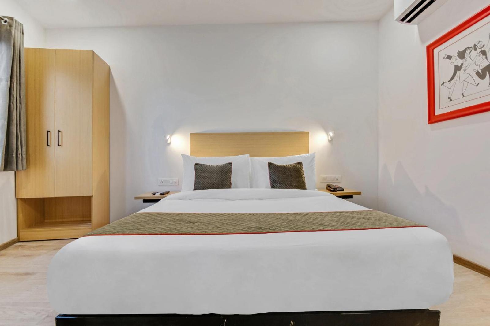 Hotel Ivy Delhi Airport 4*